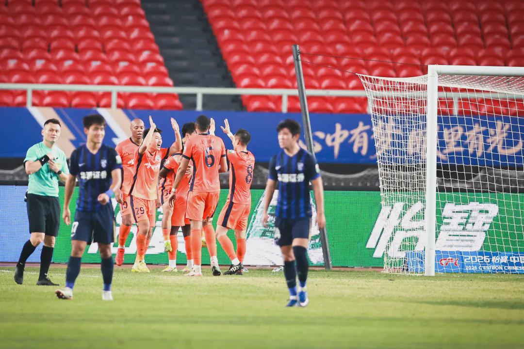 法拉利新专利曝光：尾灯变身可移动风阻套件 能当尾翼用